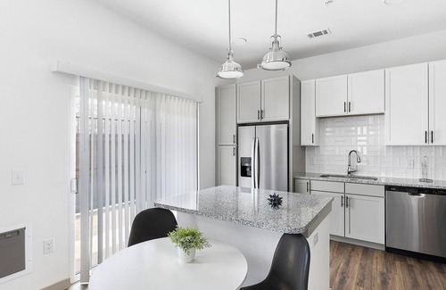Fort Worth Apartamento | Landing | Chic 1BD, Clubhouse, Pool