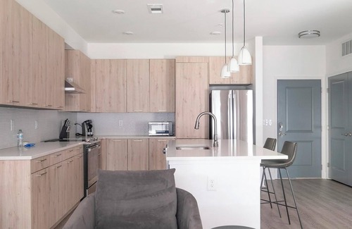 Crestline Heights Apartamento | Landing | Chic 1BD, Gym, Clubhouse