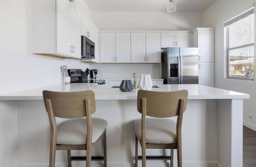 Oro Valley Apartamento | Landing | Chic 2BD, Pool