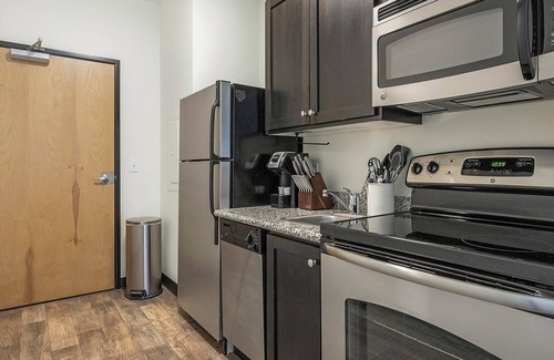 Pearl District Apartamento | Landing | Chic Studio, Gym, Courtyard