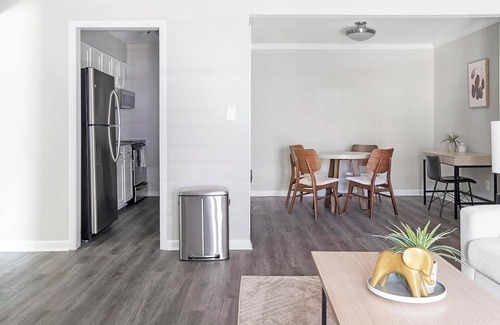 Homewood Apartamento | Landing | Stylish 1BD, Gym, Pool