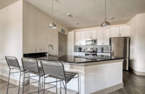 Conroe Apartamento | Landing at Enclave at Woodland Lakes - 2 Bedroo...