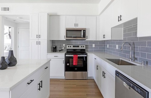 Townsite Apartamento | Landing | Incredible 1BD, Rooftop Lounge, Pool