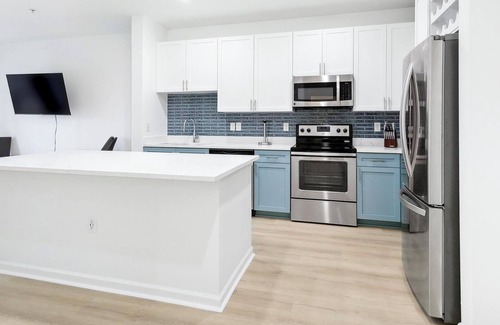 Eden Apartamento | Landing | Stylish 1BD, Pool, Yoga Studio