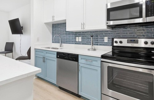 Eden Apartamento | Landing | Stylish 1BD, Pool, Yoga Studio