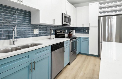 Eden Apartamento | Landing | Stylish 1BD, Pool, Yoga Studio