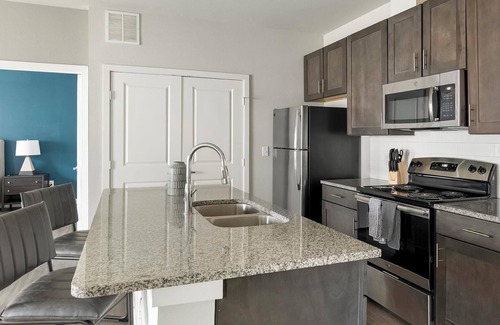 Dallas Apartamento | Landing | Incredible 1BD, Pool, Gym