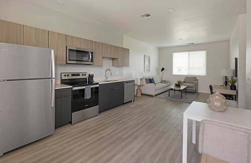 Goodyear Apartamento | Landing | Incredible 1BD, Gym, Yoga Studio
