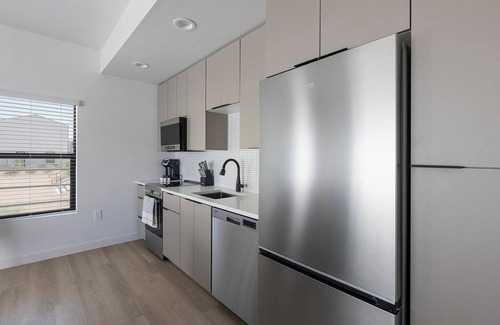 North Mountain Apartamento | Landing | Incredible 1BD, Gym, Game Room