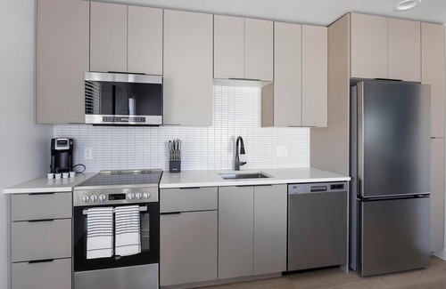 North Mountain Apartamento | Landing | Incredible 1BD, Gym, Game Room