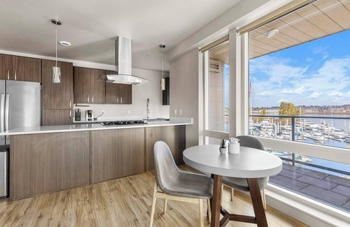 Hayden Island Apartamento | Landing | Incredible 2BD, Courtyard, Gym