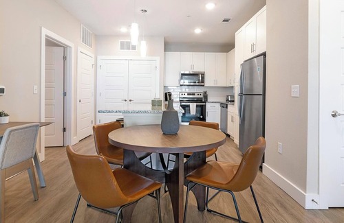 Southeast Orlando Apartamento | Landing at APEX South Creek - 1 Bedroom in Mead...