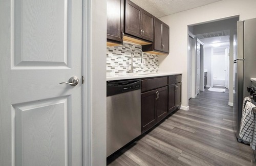 Indianapolis Apartamento | Landing | Modern 1BD, Game Room, Pool