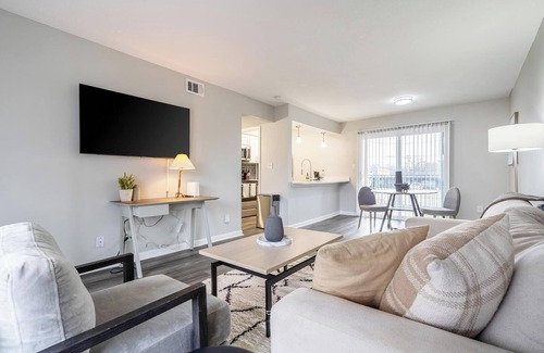 Indianapolis Apartamento | Landing | Modern 1BD, Pool