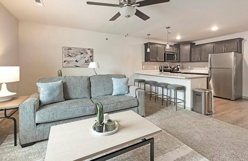 Lyman Apartamento | Landing | Modern 2BD, Gym, Pool