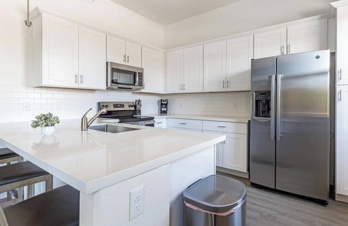 Oro Valley Apartamento | Landing | Modern 2BD, Pool