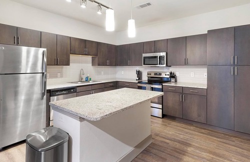 Haltom City Apartamento | Landing | Chic 2BD, Clubhouse, Pool
