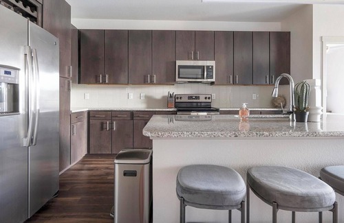 Wetmore Apartamento | Landing | Modern 2BD, Clubhouse, Courtyard