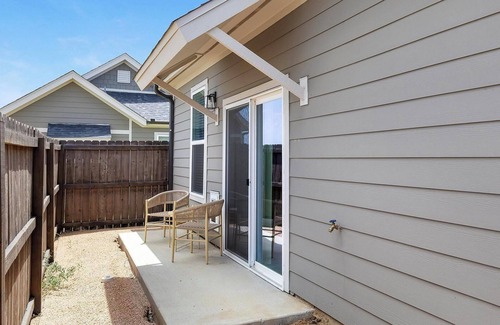 Fort Worth Apartamento | Landing | Modern 2BD, Yoga Studio, Clubhouse