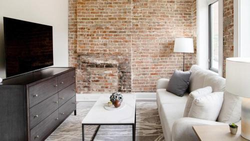Five Points South Apartamento | Landing Modern Apartment with Amazing Amenities (ID5790X36)