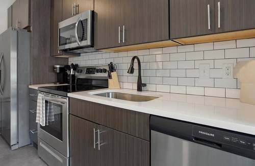 Richmond Apartamento | Landing | Amazing Studio, Pool, Gym