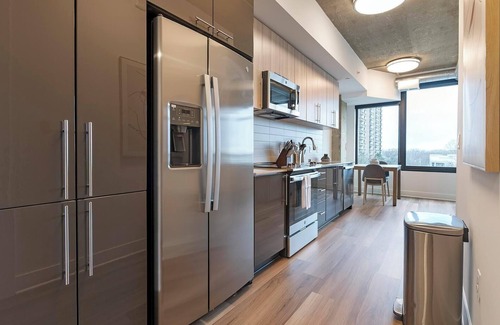 Baileys Crossroads Apartamento | Landing at Three Collective - 1 Bedroom in Fall...