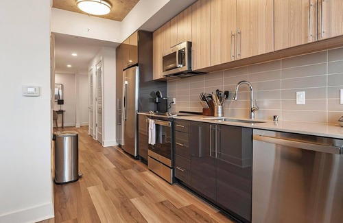 Baileys Crossroads Apartamento | Landing at Three Collective - 1 Bedroom in Fall...