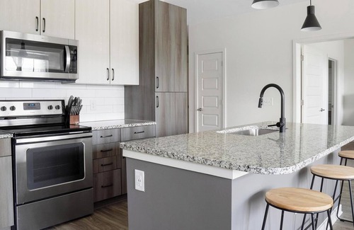 Mableton Apartamento | Landing | Stunning 1BD, Pool, Gym