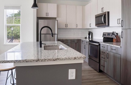 Mableton Apartamento | Landing | Stunning 1BD, Pool, Gym