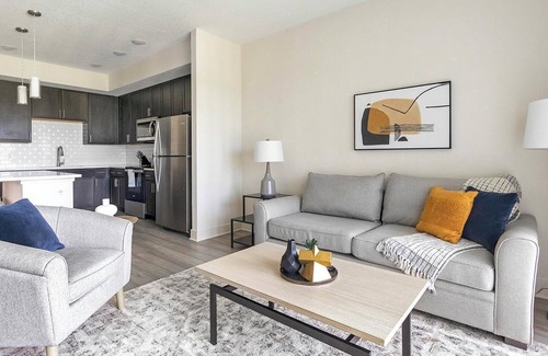 Palmetto Apartamento | Landing | Spectacular 1BD, Clubhouse, Pool