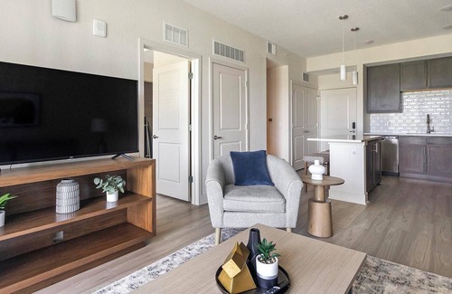 Palmetto Apartamento | Landing | Spectacular 1BD, Clubhouse, Pool