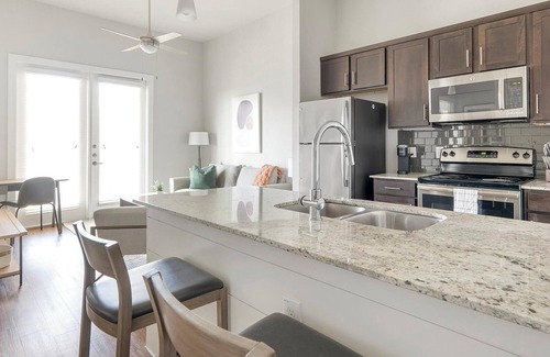 Buda Apartamento | Landing | Spectacular 1BD, Clubhouse, Yoga Studio
