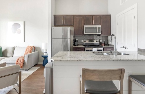 Buda Apartamento | Landing | Spectacular 1BD, Clubhouse, Yoga Studio