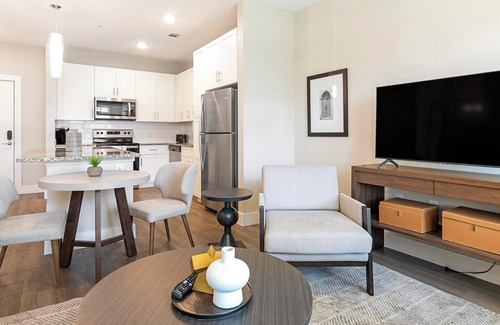 Southeast Orlando Apartamento | Landing at APEX South Creek - 1 Bedroom in Mead...