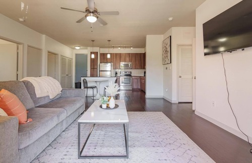 Terrell Heights Apartamento | Landing at Republic At Alamo Heights - 2 Bedroo...