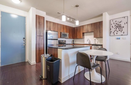 Terrell Heights Apartamento | Landing at Republic At Alamo Heights - 2 Bedroo...