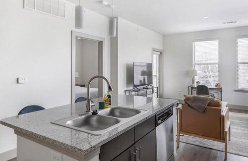 Haltom City Apartamento | Landing | Stunning 1BD, Gym, Pool