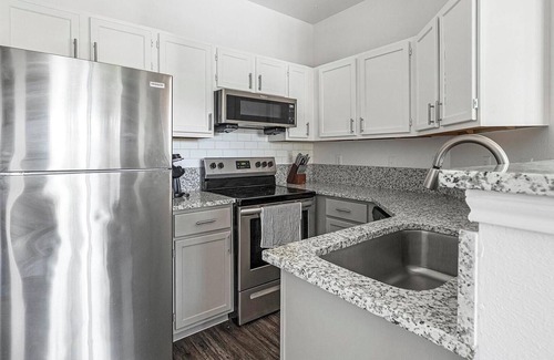 Stone Oak Apartamento | Landing | Stunning 1BD, Gym