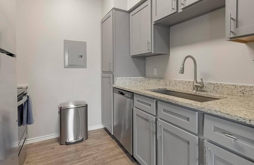 Pipers Meadow Apartamento | Landing | Stunning 1BD, Gym, Pool