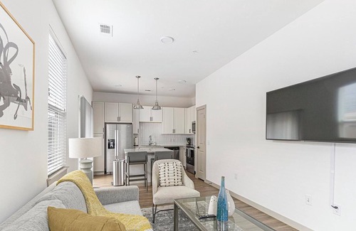 Fort Worth Apartamento | Landing | Incredible 1BD, Yoga Studio, Gym