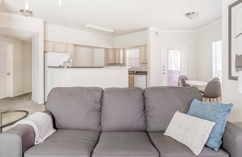 Southbelt/Ellington Apartamento | Landing | Stunning 2BD, Clubhouse, Game Room