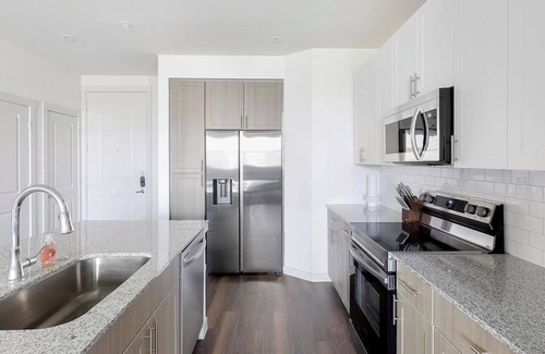 Fate Apartamento | Landing | Stylish 2BD, Pool, Clubhouse
