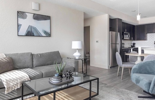 Palmetto Apartamento | Landing | Stunning 2BD, Yoga Studio, Pool