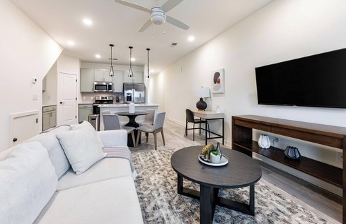 Wilmington Apartamento | Landing | Stunning 3BD, Yoga Studio, Gym