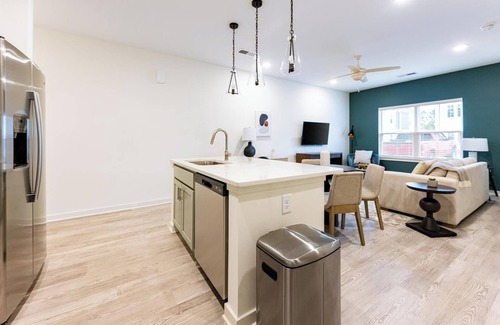 Wilmington Apartamento | Landing | Stunning 3BD, Yoga Studio, Gym