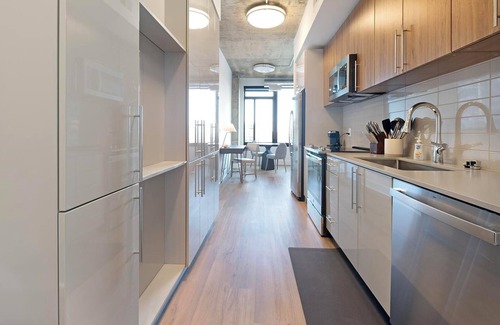 Baileys Crossroads Apartamento | Landing | Stylish 1BD, Game Room, Gym