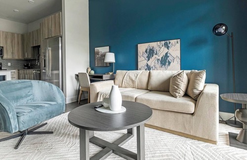 Montopolis Apartamento | Landing | Chic 1BD, Game Room, Courtyard