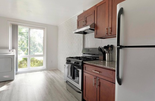 Greenbelt Apartamento | Landing | Stylish 1BD, Pool, Gym