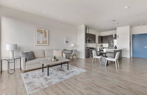 Hayden Island Apartamento | Landing | Chic 1BD, Courtyard, Pool