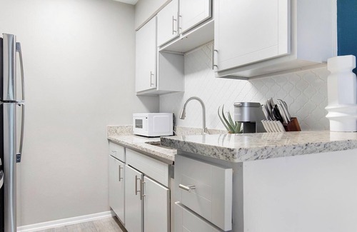 Royal Ridge Apartamento | Landing | Stylish 1BD, Pool, Gym